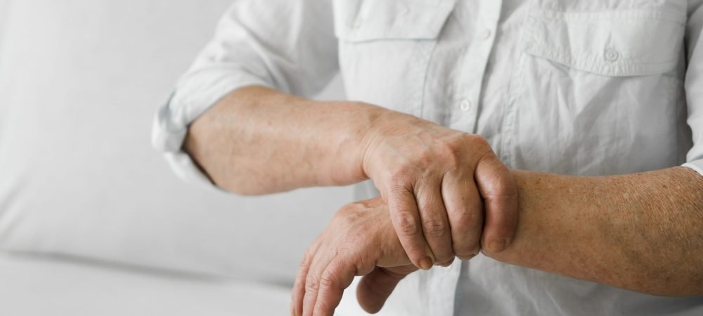 close-up-old-patient-pain