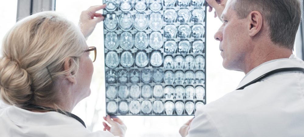 doctors-analyzing-radiograph